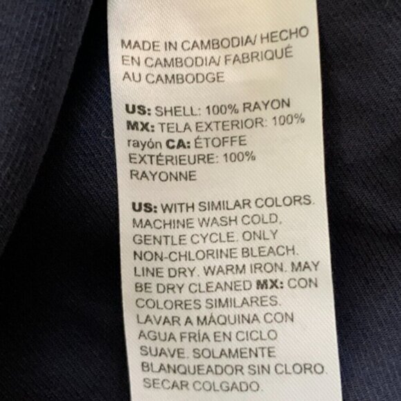 Chico's Silky Rayon Classic Button Front Shirt Sz 00 (XS/2) Navy Blue #61Q - Picture 7 of 7